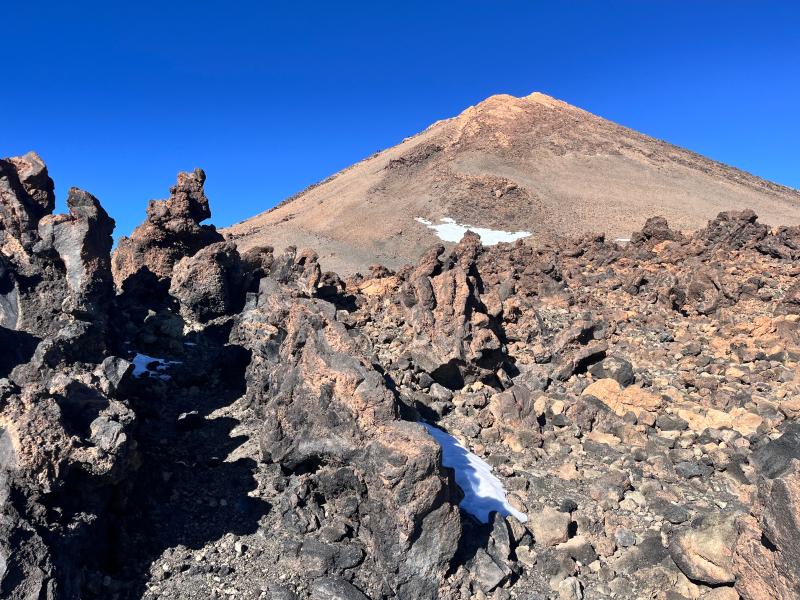 Výlet lanovkou na Pico del Teide: Cesta téměř na vrchol sopky